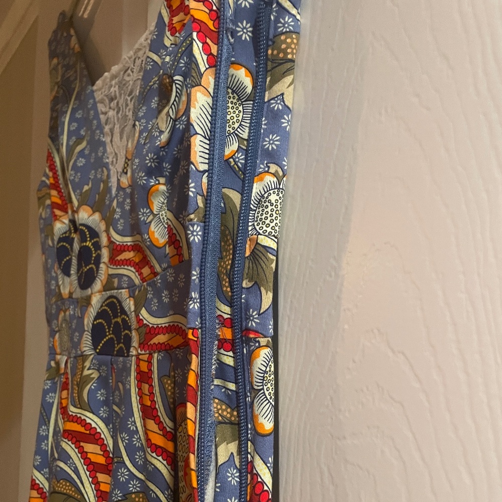 Hearts & Roses London Floral Retro Dress, Fit & Flare, USA Size 6, UK 10 - Picture 7 of 9
